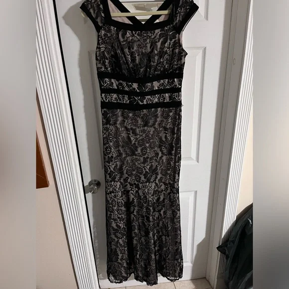 Sangria Dresses | Beautiful Black Lace Party Maxi Dress, Size 10. Brand: Sangria | Color: Black/Cream | Size: 10 | Aiesha91's Closet